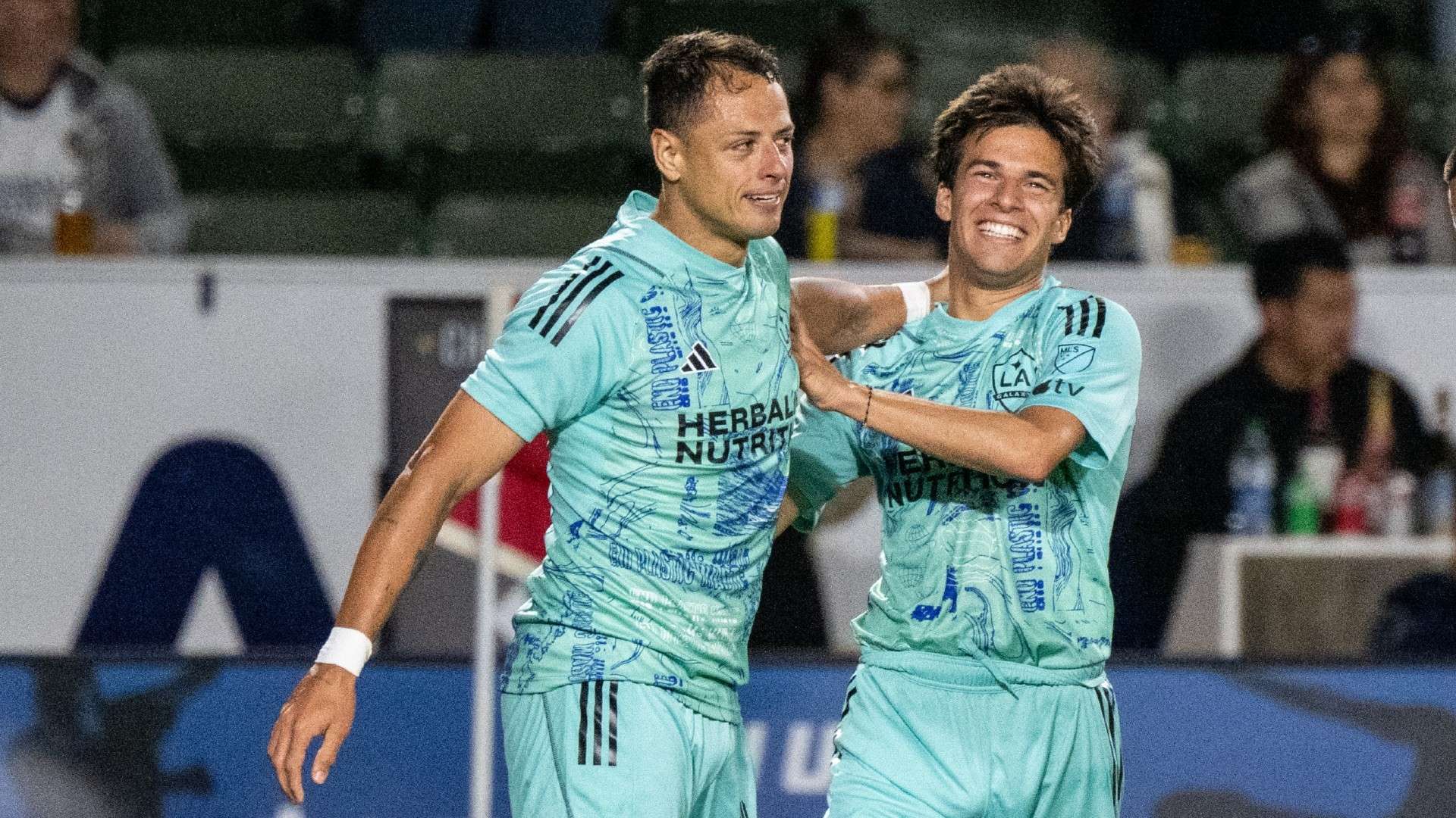 進一步拉開 進一步拉開